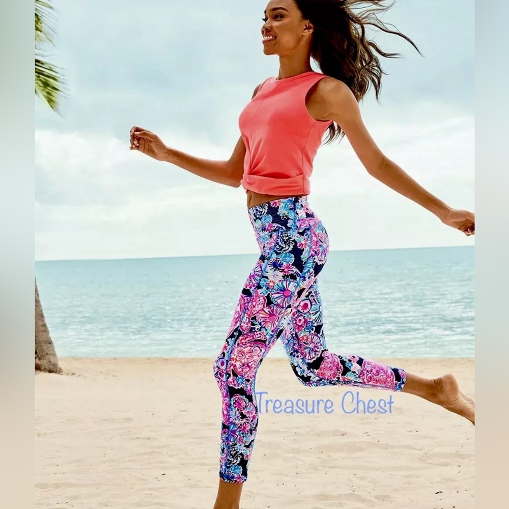 Lilly Pulitzer sea turtle print Navy leggings